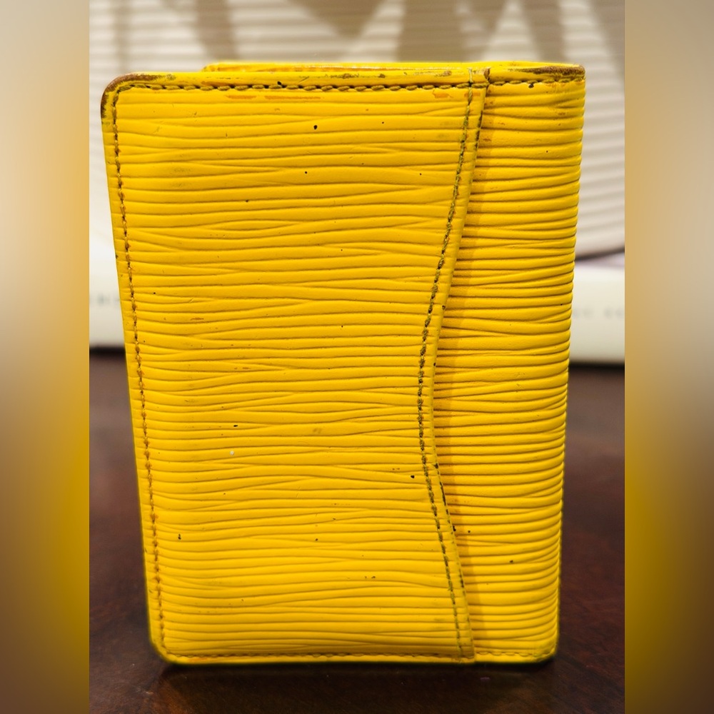 Louis Vuitton Vintage Epi Card Holder - Picture 9 of 13